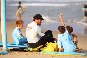 ANGLET, DESTINATION SURF – ZOOM SUR LES ÉCOLES DE SURF !